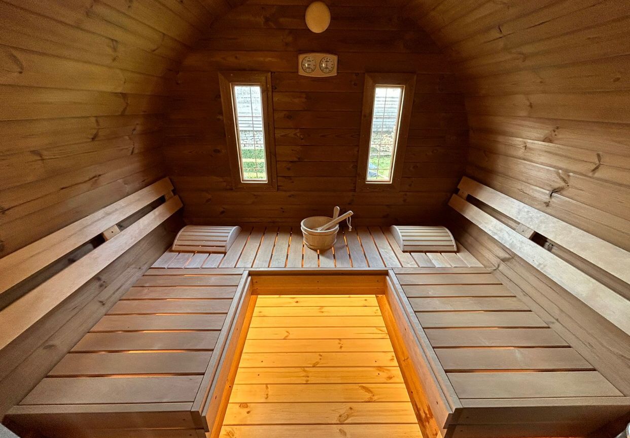 2.4m Barrel Sauna With Porch